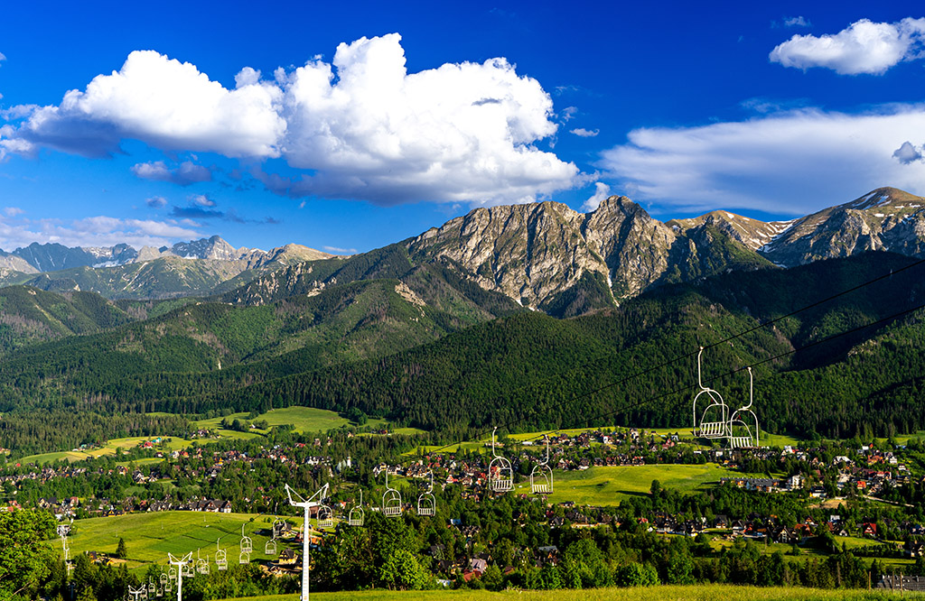 Grafika przedstawiająca Tatry